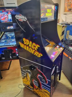 Space Invaders upright