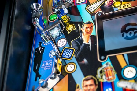 James Bond 007 (60th LE)