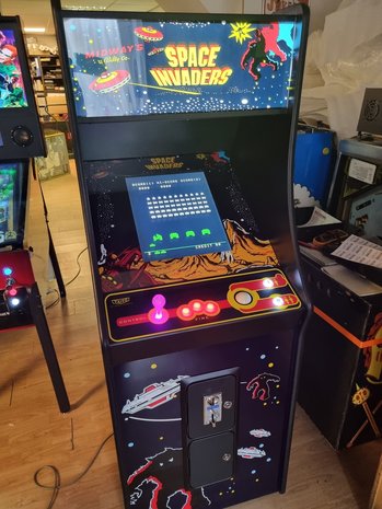 Space Invaders upright