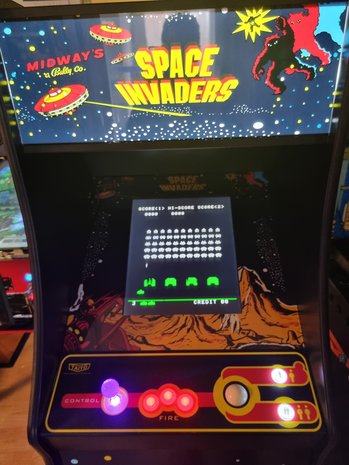 Space Invaders upright