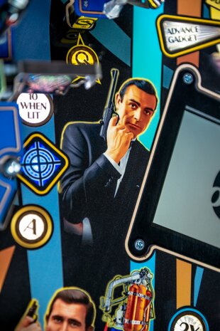 James Bond 007 (60th LE)