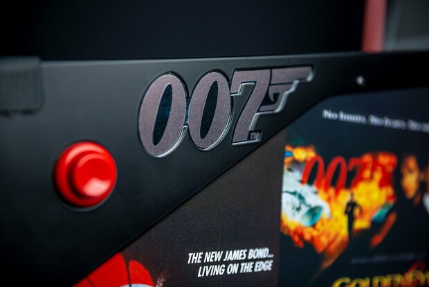 James Bond 007 (60th LE)