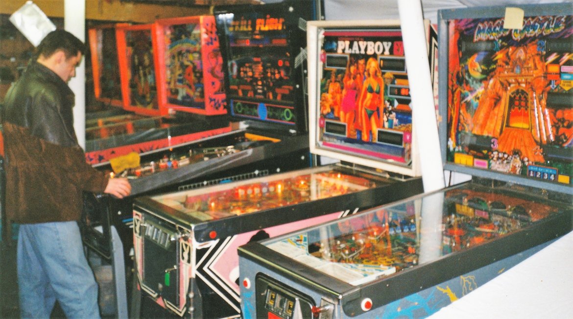 1994 - De eerste showroom in een boerenschuur in Baard (frl)