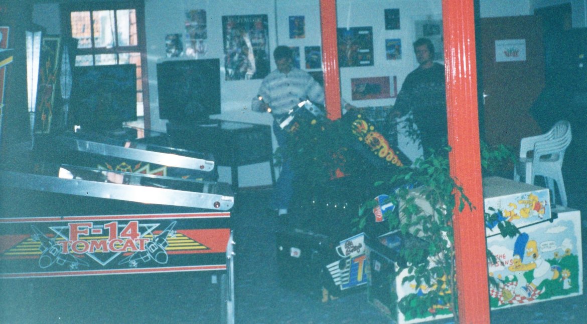 1995 - Inrichten nieuwe showroom boven Wolweze